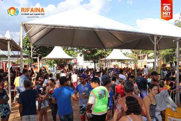 DOMINGO NA PRAÇA HOMENAGEIA AS CRIANÇAS E BATE RECORDE DE PÚBLICO PARTICIPANTE